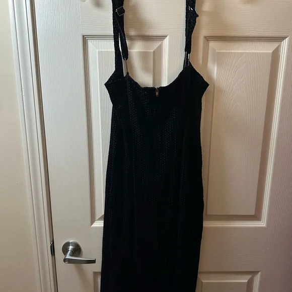 NWT Unique Vintage Black Velvet Fontaine Pencil Skirt with Suspenders - Picture 3 of 3